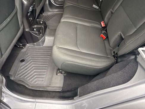 Used 2021 Jeep Wrangler Unlimited Sahara image 37