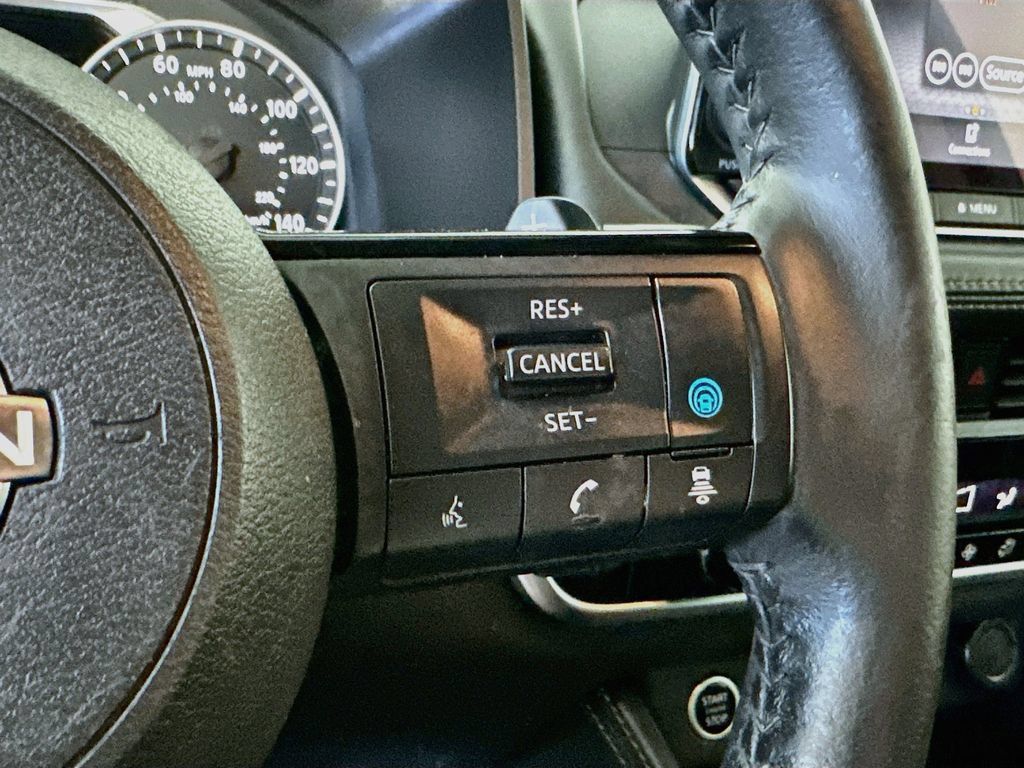 Used 2023 Nissan Rogue SL AWD/4WD image 26