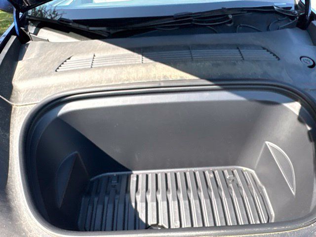Used 2024 Tesla Model Y Long Range AWD/4WD image 13