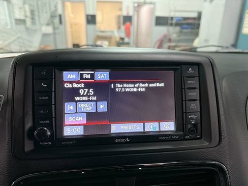 Used 2016 Dodge Grand Caravan R/T w/ Driver Convenience Group FWD image 15