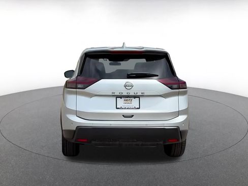 Used 2025 Nissan Rogue SV FWD image 12