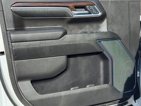 Certified 2024 GMC Sierra 1500 SLT image 6