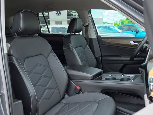 Used 2024 Volkswagen Atlas SE FWD image 54