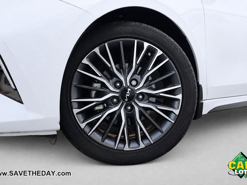 Used 2023 Kia Forte GT-Line FWD image 3