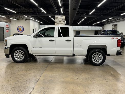 Used 2018 Chevrolet Silverado 1500 W/T w/ WT Convenience Package AWD/4WD image 4