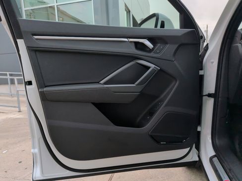 Used 2022 Audi Q3 2.0T Premium Plus w/ Premium Plus Package image 14