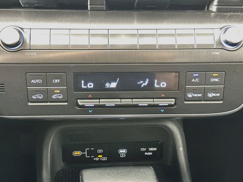 Used 2024 Hyundai Kona SEL FWD image 24