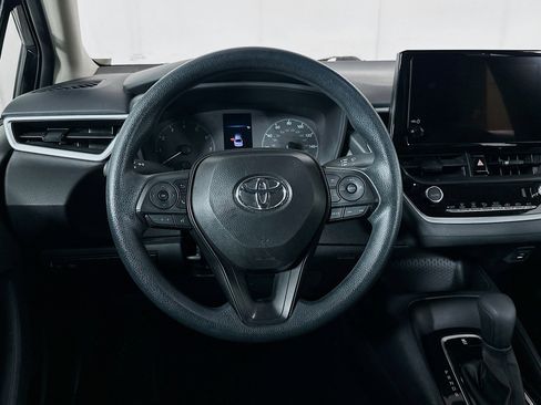 Used 2025 Toyota Corolla LE FWD image 18
