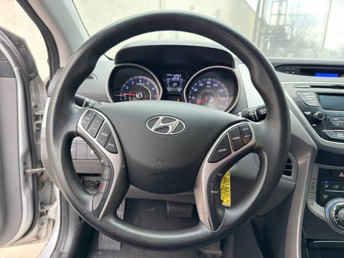Used 2013 Hyundai Elantra GLS w/ Preferred Pkg FWD image 11