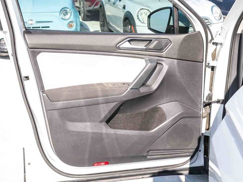 Used 2018 Volkswagen Tiguan S image 22