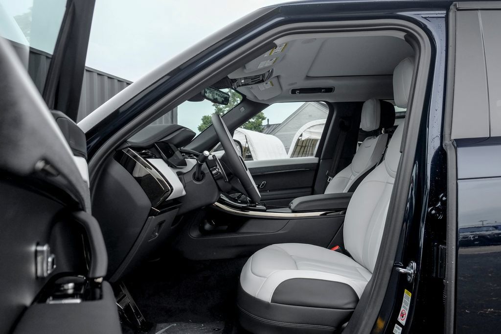 New 2026 Land Rover Range Rover Sport Dynamic SE AWD/4WD image 10