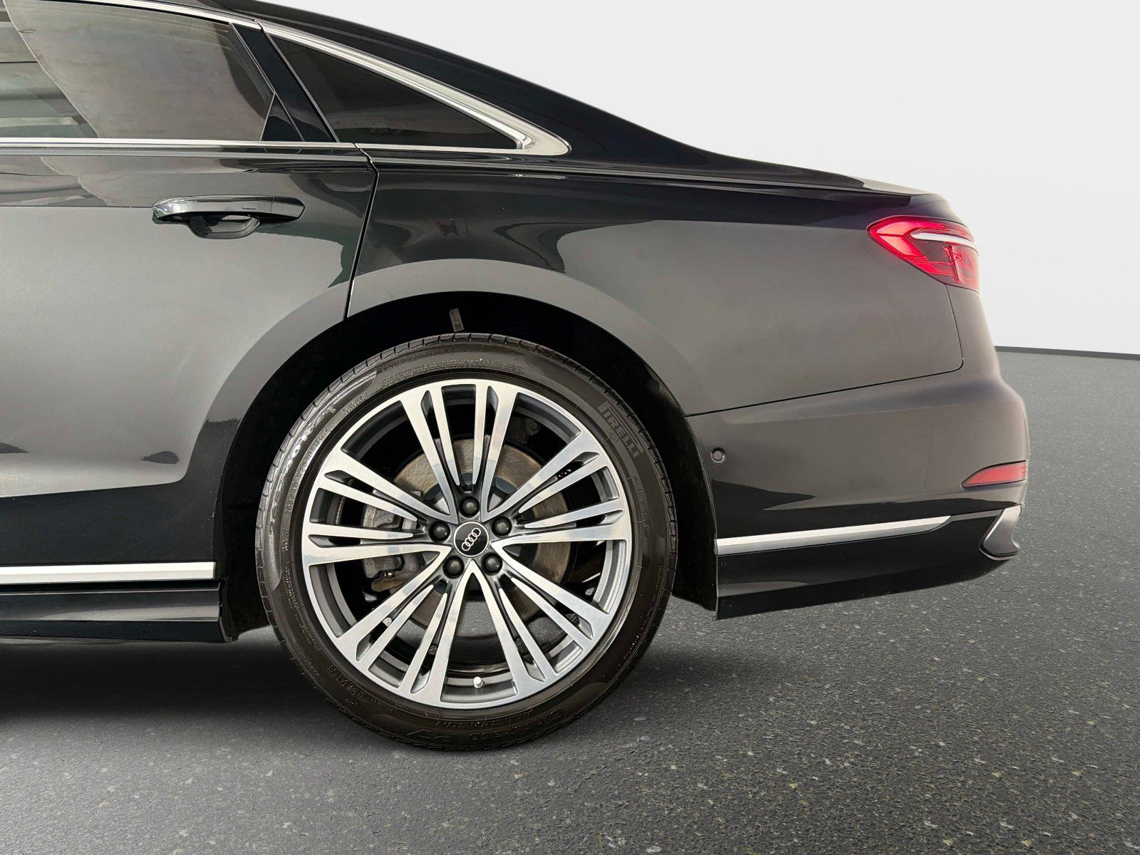 Used 2023 Audi A8 L 3.0T AWD/4WD image 14