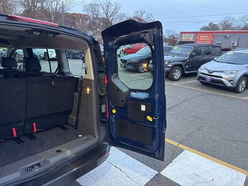 Used 2020 Ford Transit Connect XL image 39
