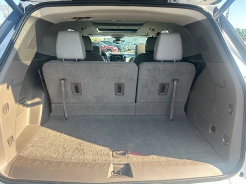 Used 2019 Chevrolet Traverse Premier w/ Driver Confidence II Package FWD image 5