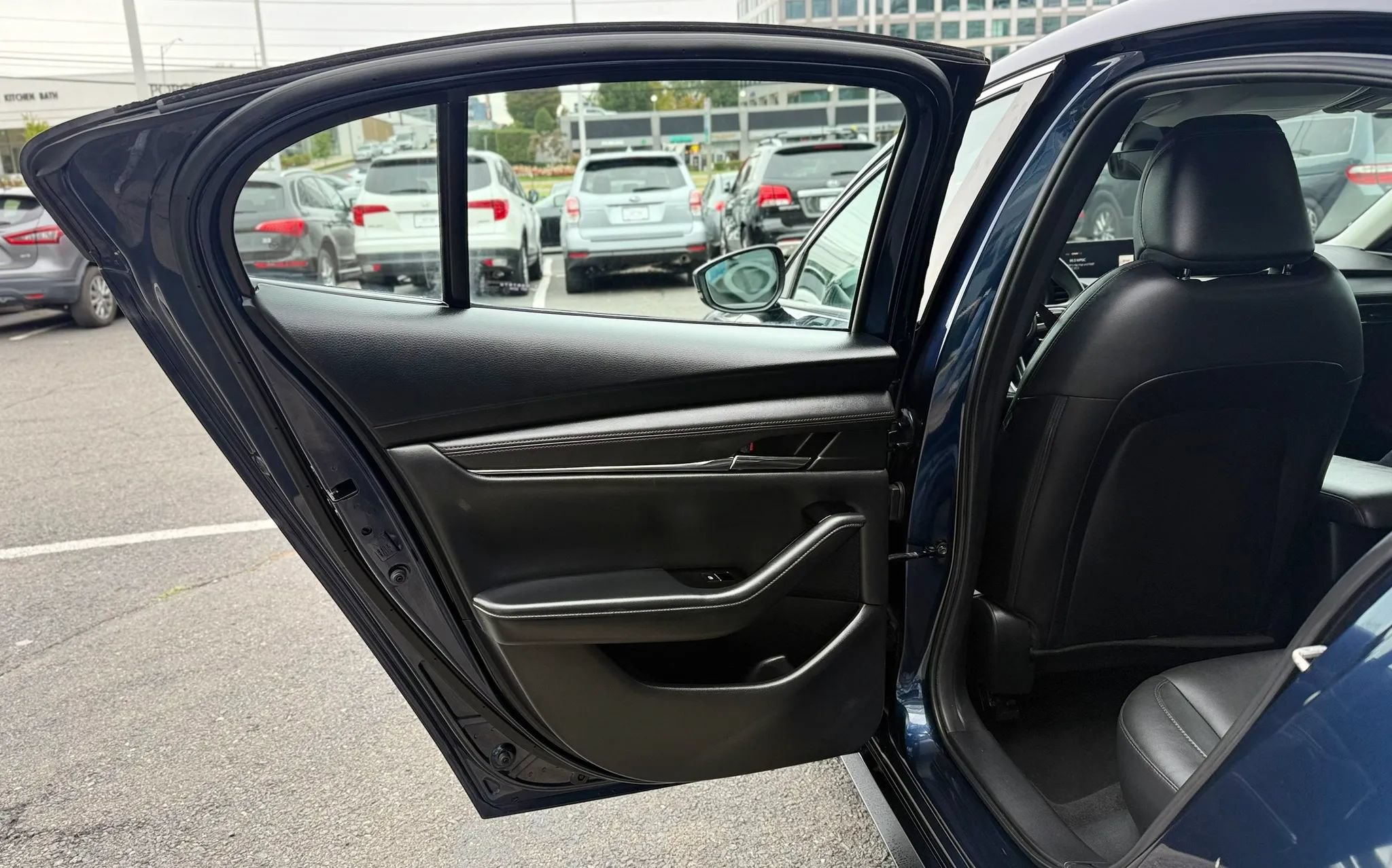 Used 2019 MAZDA MAZDA3 Sedan w/ Preferred Package FWD image 26