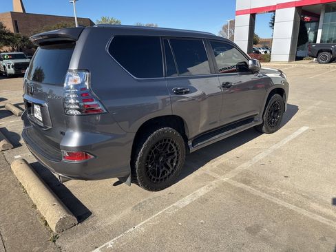 Used 2022 Lexus GX 460 Luxury w/ Off Road Package image 5