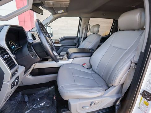 Used 2018 Ford F150 Lariat w/ Equipment Group 502A Luxury AWD/4WD image 13