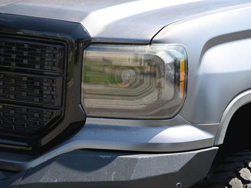 Used 2016 GMC Sierra 1500 Denali w/ Enhanced Driver Alert Package AWD/4WD image 8