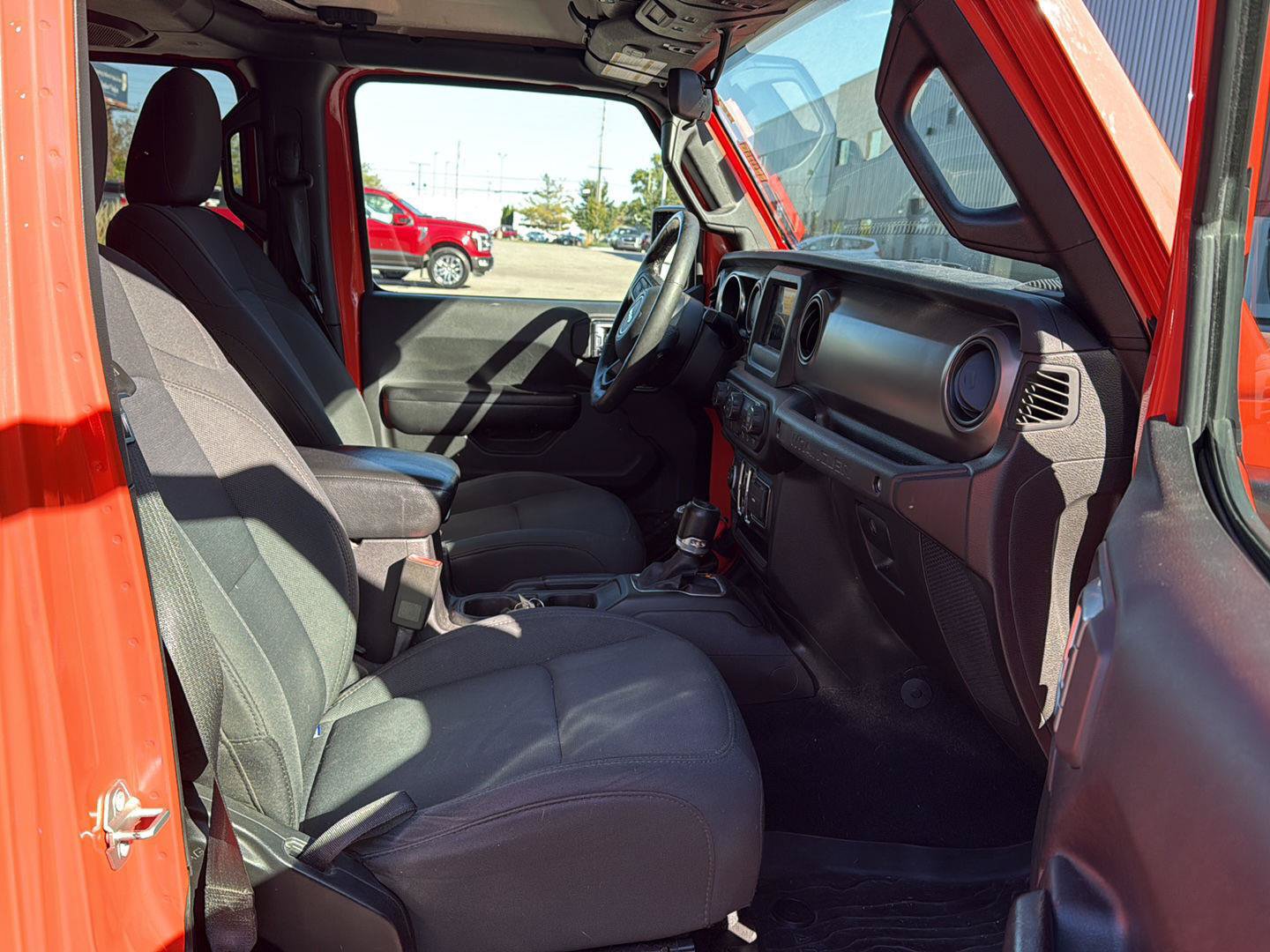 Used 2018 Jeep Wrangler Unlimited Sport S AWD/4WD image 12