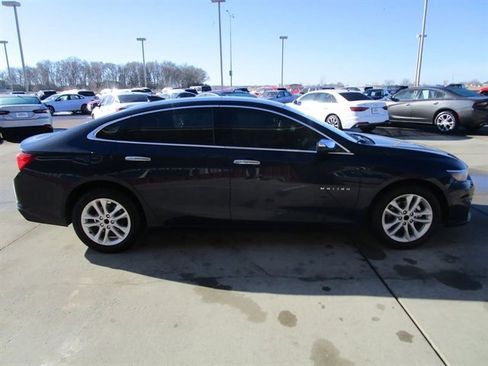 Used 2018 Chevrolet Malibu LT w/ Driver Confidence Package image 14