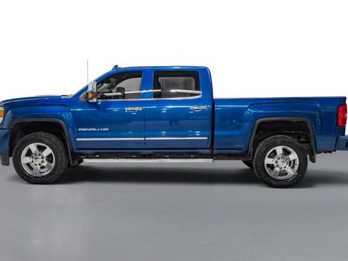 Used 2016 GMC Sierra 2500 Denali w/ Duramax Plus Package AWD/4WD image 9