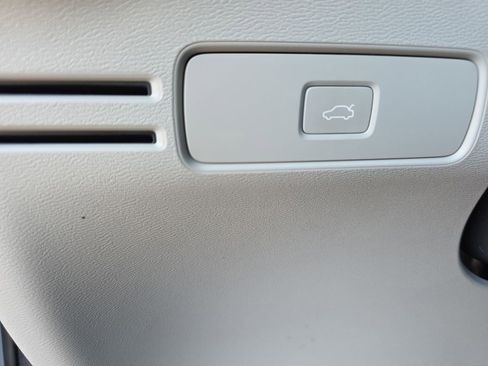 Certified 2023 Volvo XC40 B5 Plus w/ Driver Assist Package image 38