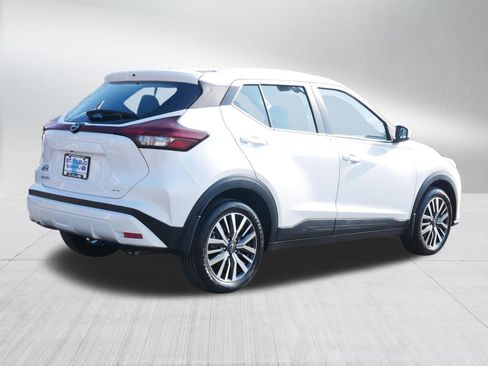 Used 2023 Nissan Kicks SV image 7