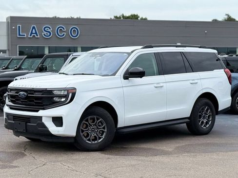 Used 2025 Ford Expedition Active AWD/4WD image 1