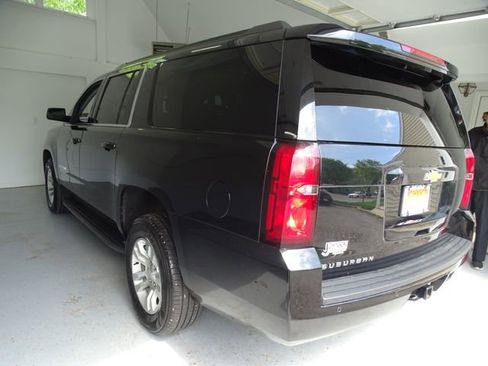 Used 2018 Chevrolet Suburban LT AWD/4WD image 19