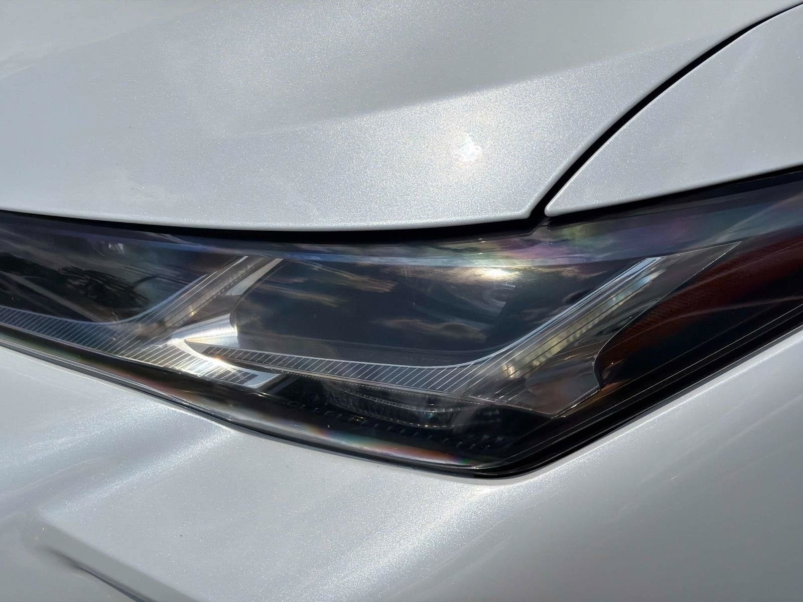 Used 2019 Toyota Avalon Limited FWD image 9
