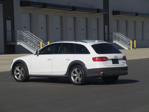 Used 2013 Audi A4 Premium Plus w/ Premium Plus Pkg image 5