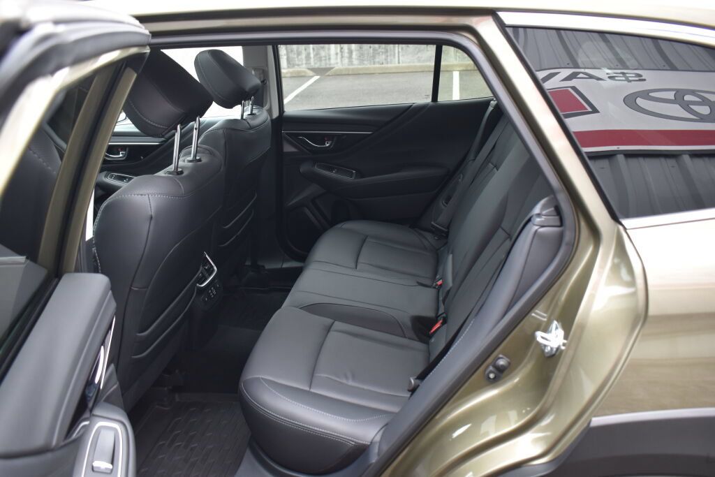 Used 2025 Subaru Outback Limited AWD/4WD image 20