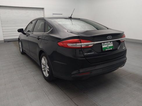 Used 2018 Ford Fusion SE w/ Fusion SE Technology Package FWD image 5