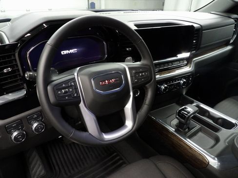 Used 2025 GMC Sierra 1500 Elevation image 46