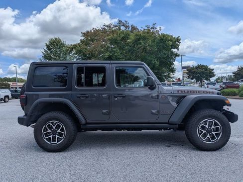 Used 2024 Jeep Wrangler Unlimited Rubicon AWD/4WD image 10