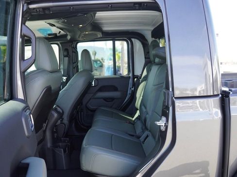 New 2026 Jeep Gladiator Mojave image 19