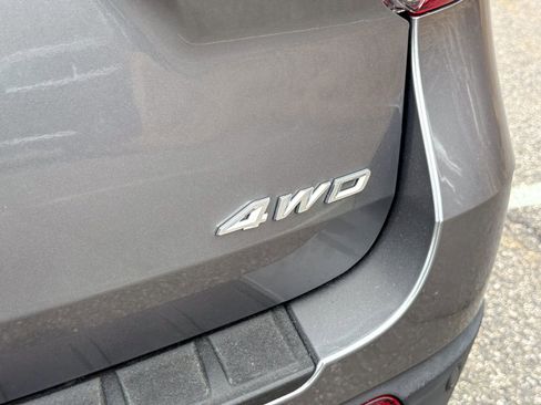 Certified 2022 Ford Explorer XLT w/ Equipment Group 202A image 7