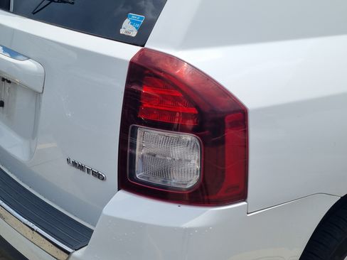 Used 2014 Jeep Compass Limited w/ Sun/Sound Group AWD/4WD image 9