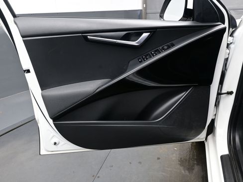 Used 2023 Kia Niro Wind w/ Wind Preserve Package image 9