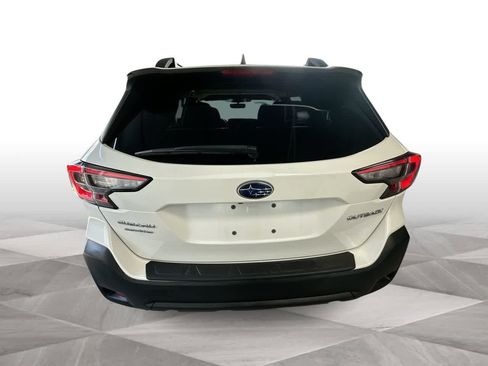 Used 2024 Subaru Outback Premium AWD/4WD image 7