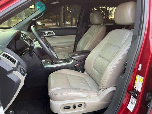 Used 2013 Ford Explorer XLT image 9