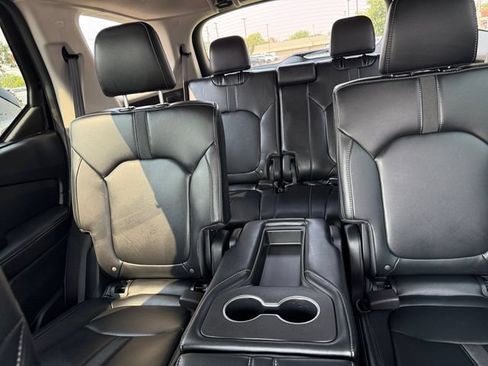 Used 2023 Honda Pilot Touring image 9