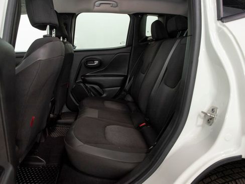 Used 2023 Jeep Renegade Trailhawk image 11