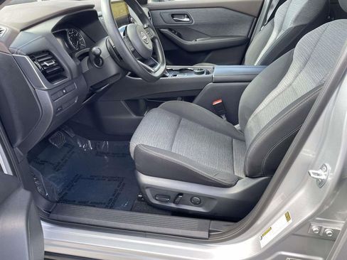 Used 2022 Nissan Rogue SV image 17