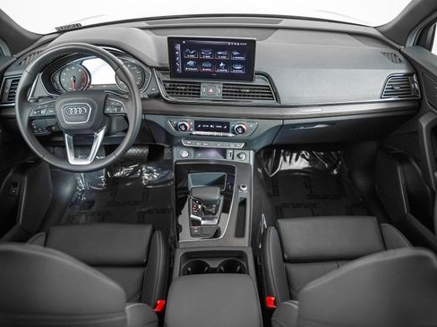 Certified 2023 Audi Q5 2.0T Premium w/ Convenience Package image 9
