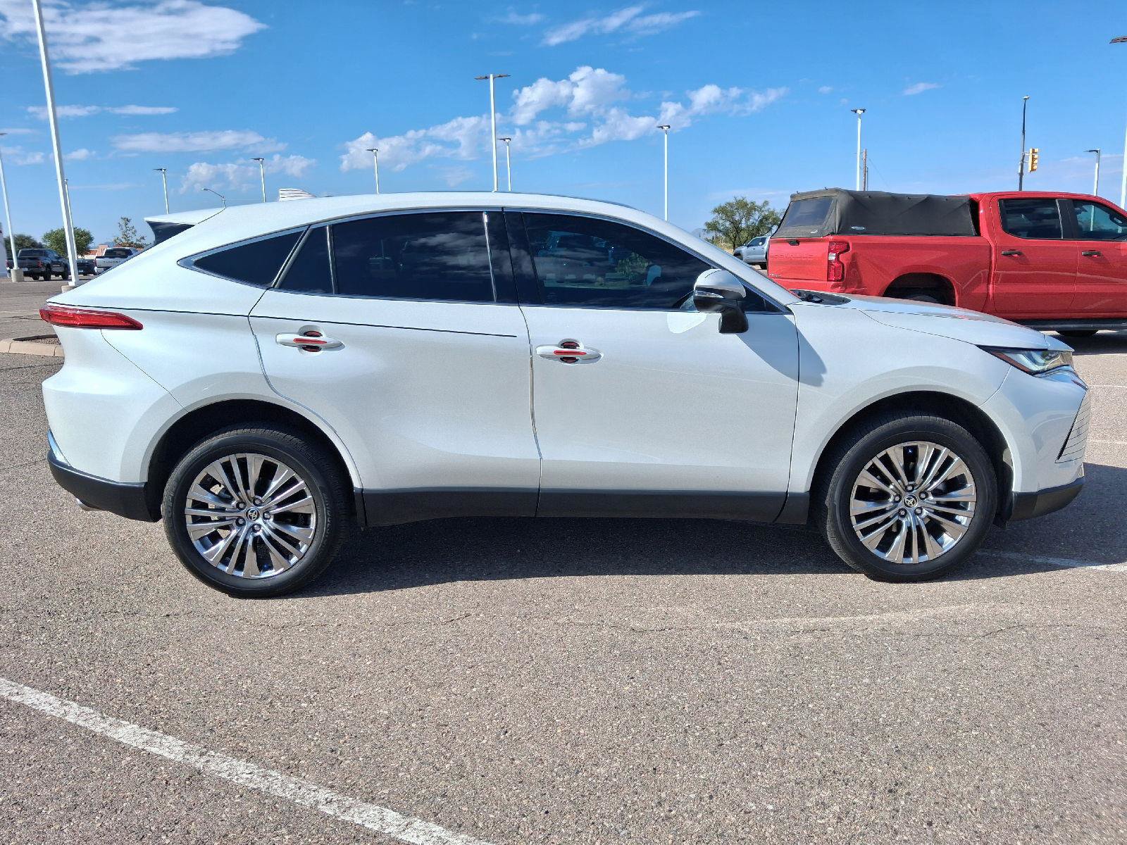 Used 2024 Toyota Venza Limited AWD/4WD image 6