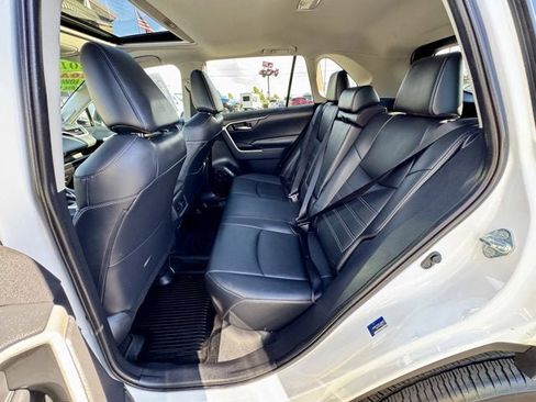 Used 2019 Toyota RAV4 XLE Premium w/ Advanced Technology Package AWD/4WD image 13