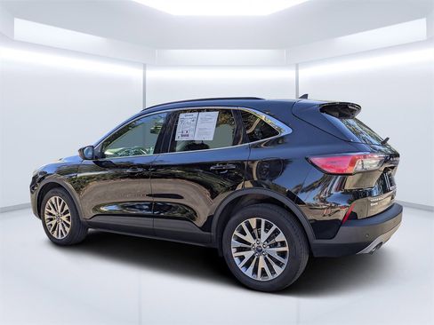 Used 2022 Ford Escape Titanium image 5