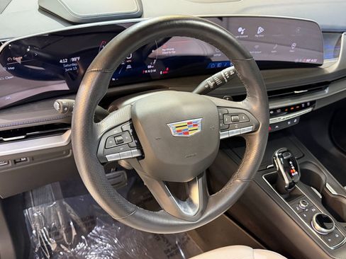 Certified 2024 Cadillac XT4 Sport FWD image 4