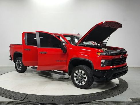 Used 2024 Chevrolet Silverado 2500 Custom w/ Custom Value Package AWD/4WD image 9